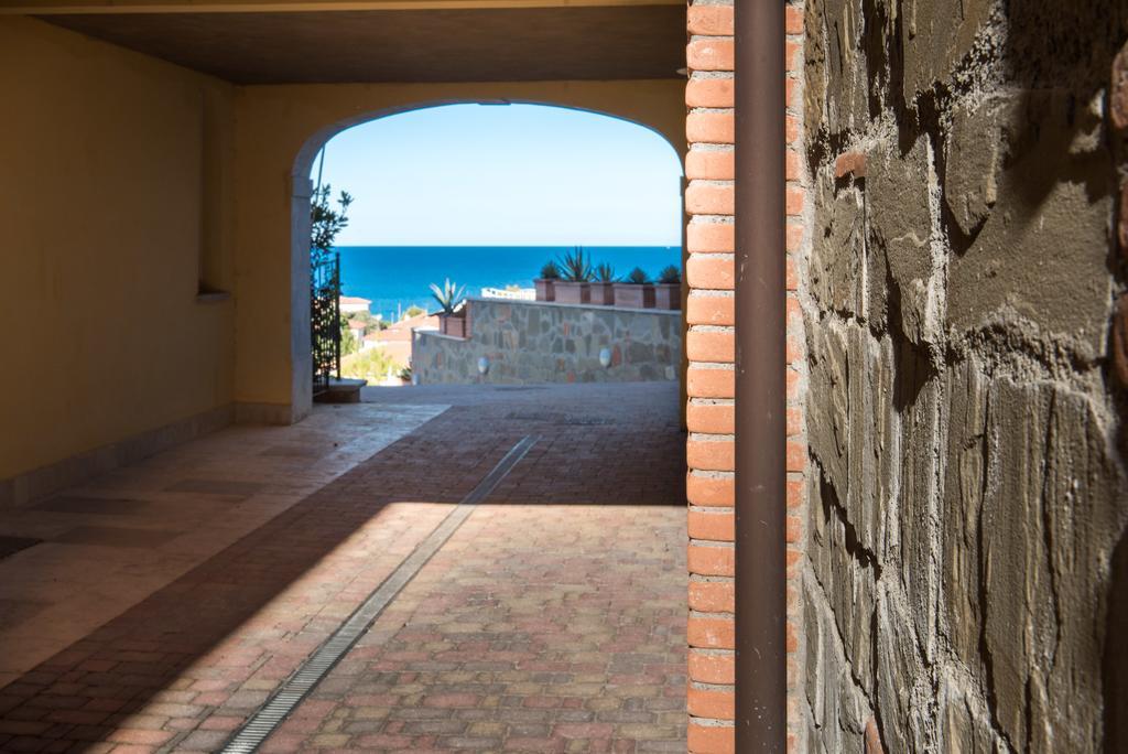 Castel Del Mare